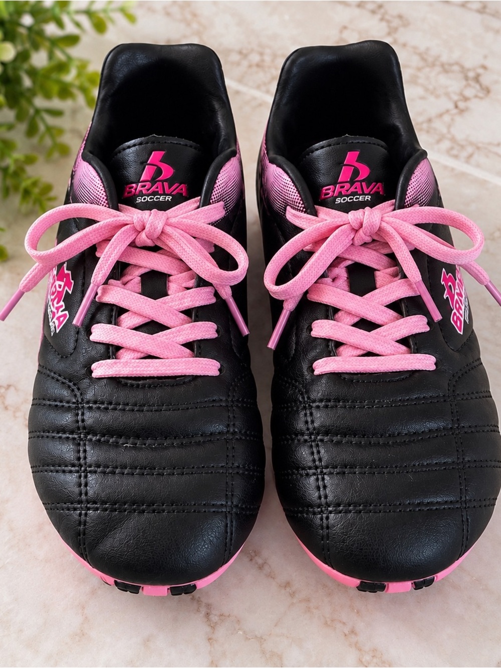 ⚽ Brava Girls Soccer Cleats – Black & Pink – Size 1.5D